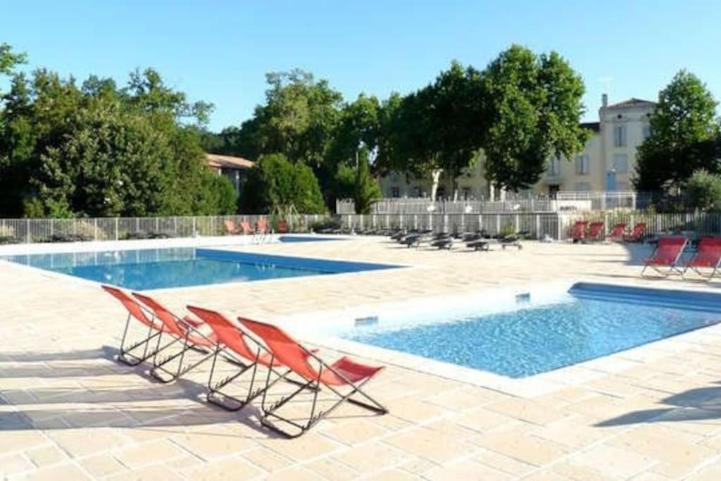 Le Soleil D Eugenie Appartement Dans Residence Avec Piscine Commune Pres De Carcassonne Olonzac Exterior photo